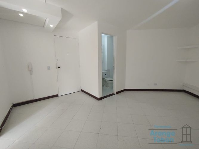 Oficina en arriendo en Conquistadores, Medellín, 27 m² · foto 5 de 6