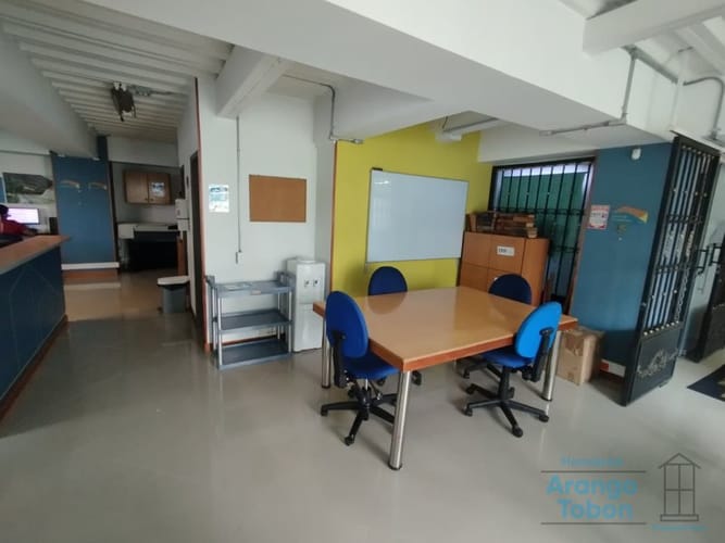 Oficina en arriendo en Las Lomitas, Sabaneta, 168 m² · foto 7 de 14