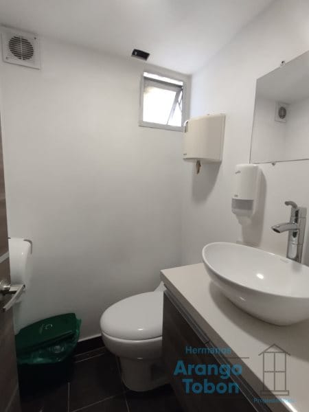 Oficina en arriendo en Las Lomitas, Sabaneta, 168 m² · foto 9 de 14