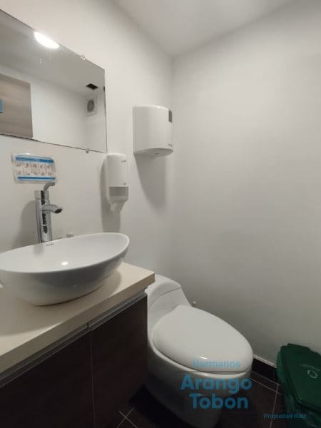 Oficina en arriendo en Las Lomitas, Sabaneta, 168 m² · foto 12 de 14