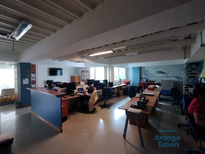 Oficina en arriendo en Las Lomitas, Sabaneta, 168 m² · foto 13 de 14