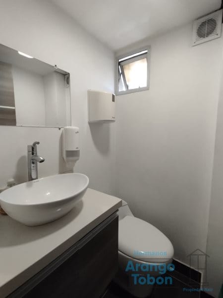 Oficina en arriendo en Las Lomitas, Sabaneta, 168 m² · foto 14 de 14