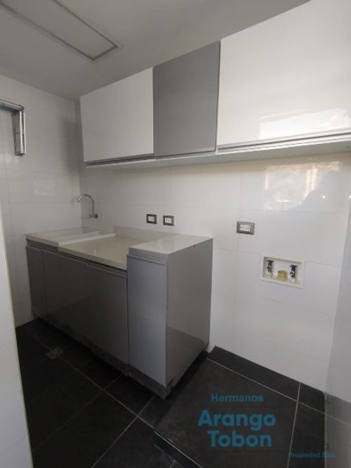 Apartamento de 3 alcobas en arriendo en La Pilarica, Medellín, 107 m² · foto 18 de 19
