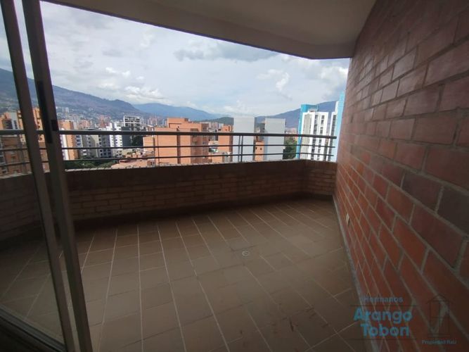 Apartamento de 3 alcobas en arriendo en San Joaquín, Medellín, 182 m² · foto 3 de 24