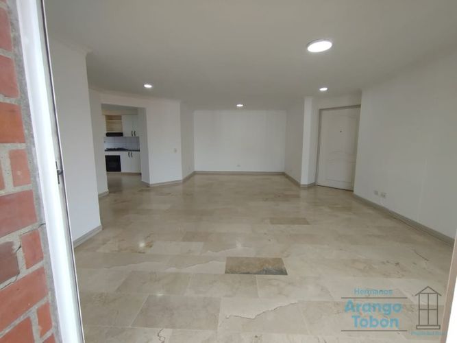 Apartamento de 3 alcobas en arriendo en San Joaquín, Medellín, 182 m² · foto 5 de 24