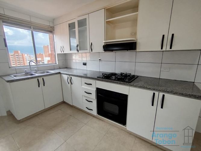 Apartamento de 3 alcobas en arriendo en San Joaquín, Medellín, 182 m² · foto 9 de 24