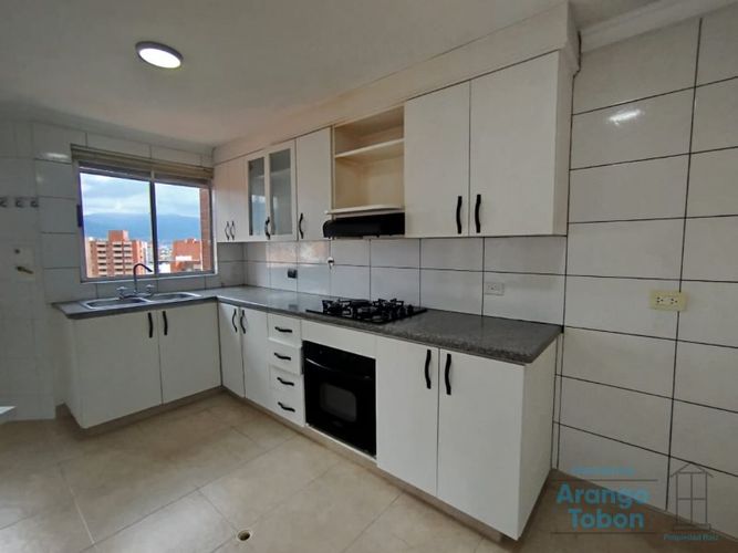 Apartamento de 3 alcobas en arriendo en San Joaquín, Medellín, 182 m² · foto 10 de 24