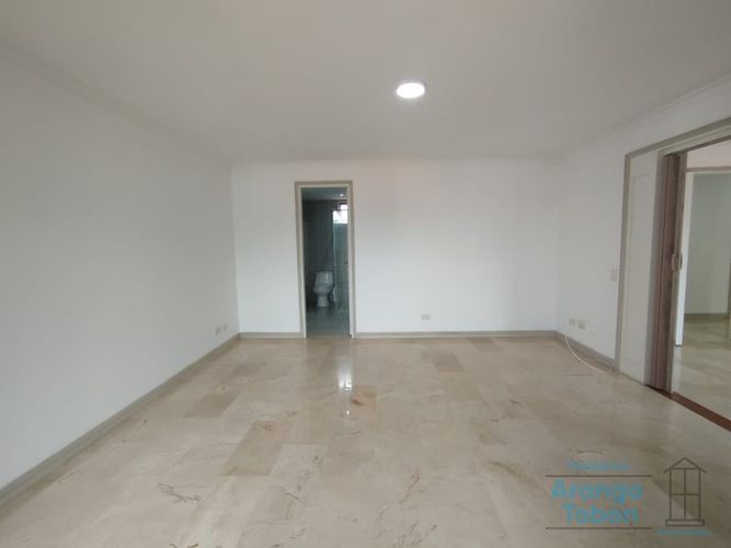 Apartamento de 3 alcobas en arriendo en San Joaquín, Medellín, 182 m² · foto 20 de 24