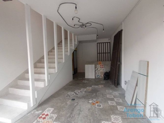 Casa de 5 alcobas en arriendo en Laureles, Medellín, 324 m² · foto 3 de 20