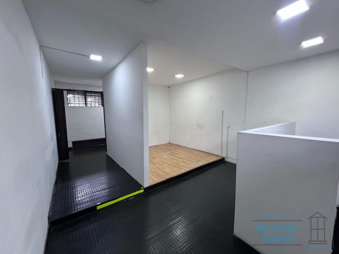 Local en arriendo en U.D. Atanasio Girardot, Medellín, 70 m² · foto 10 de 11