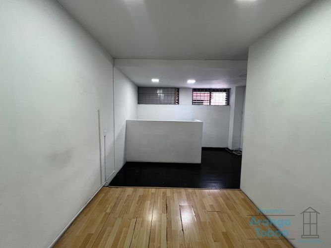 Local en arriendo en U.D. Atanasio Girardot, Medellín, 70 m² · foto 11 de 11