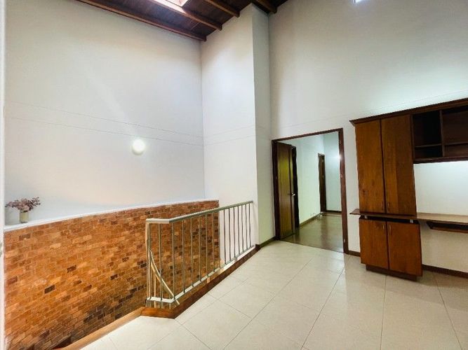 Casa de 3 alcobas en venta en San Lucas, Medellín, 210 m² · foto 6 de 24
