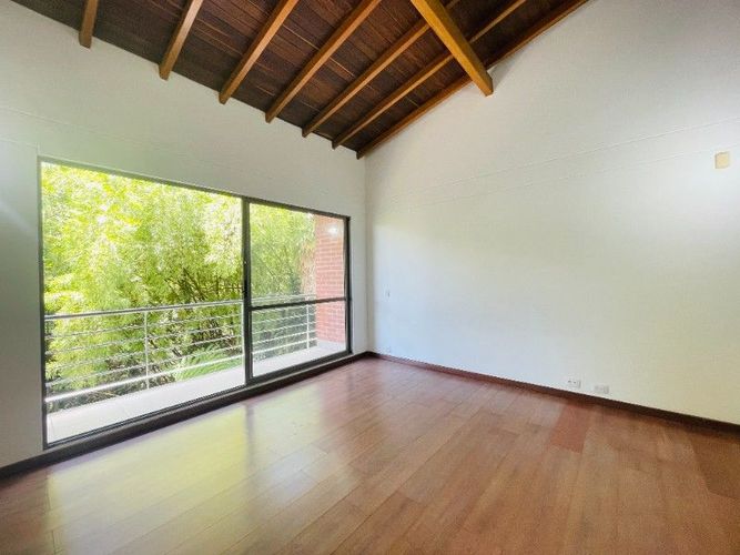Casa de 3 alcobas en venta en San Lucas, Medellín, 210 m² · foto 7 de 24