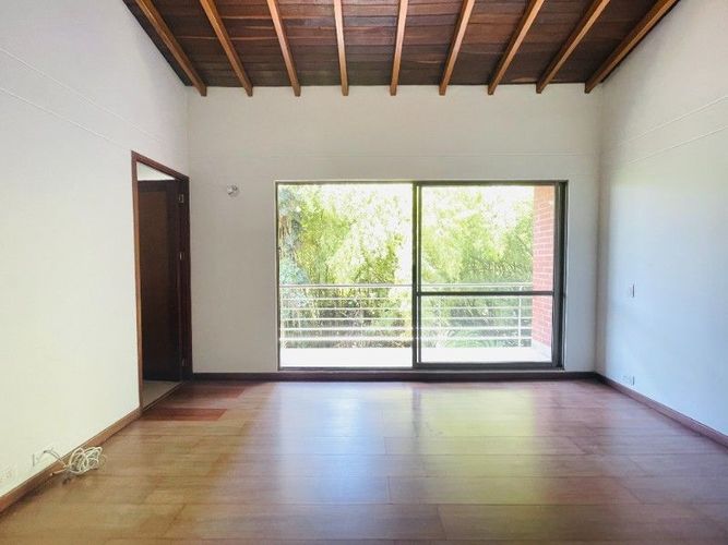Casa de 3 alcobas en venta en San Lucas, Medellín, 210 m² · foto 8 de 24