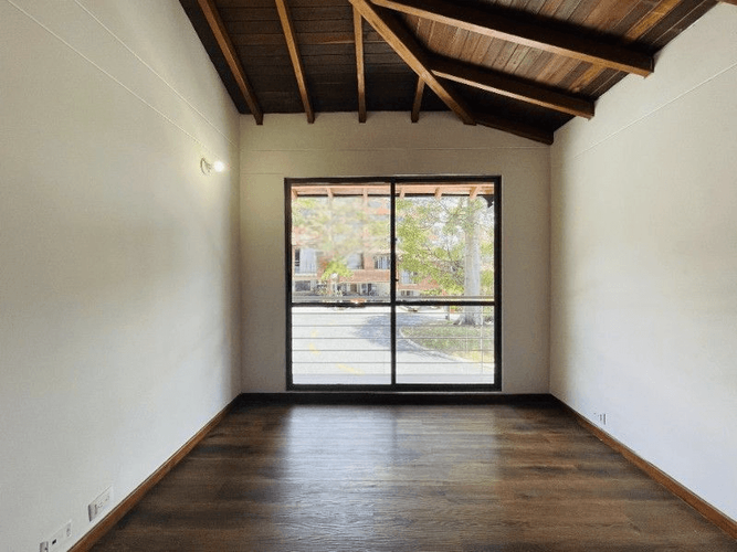 Casa de 3 alcobas en venta en San Lucas, Medellín, 210 m² · foto 12 de 24