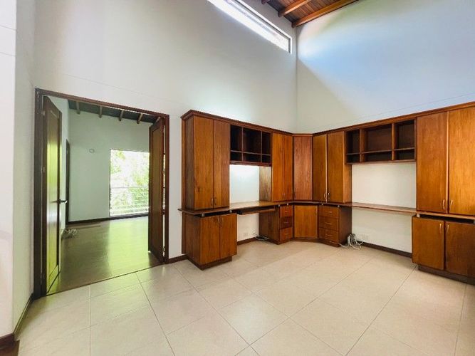 Casa de 3 alcobas en venta en San Lucas, Medellín, 210 m² · foto 16 de 24