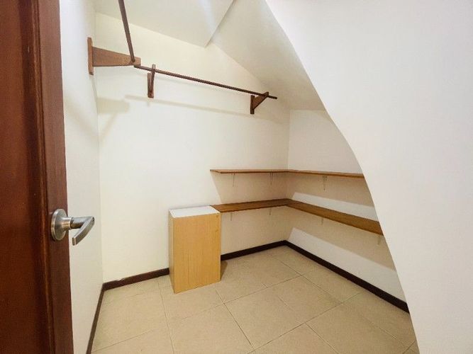 Casa de 3 alcobas en venta en San Lucas, Medellín, 210 m² · foto 20 de 24