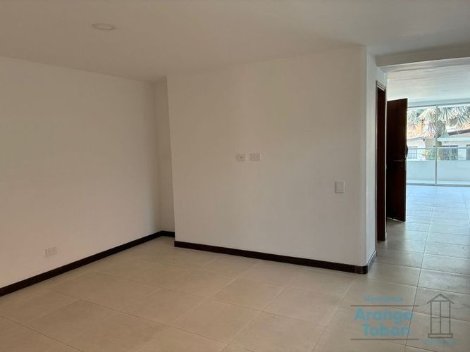 Apartamento de 3 alcobas en venta en Suramericana, Medellín, 142 m² · foto 6 de 13