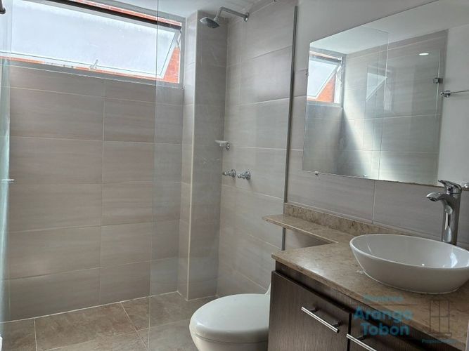 Apartamento de 3 alcobas en venta en Suramericana, Medellín, 142 m² · foto 7 de 13