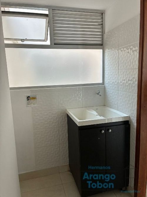 Apartamento de 3 alcobas en venta en Suramericana, Medellín, 142 m² · foto 9 de 13