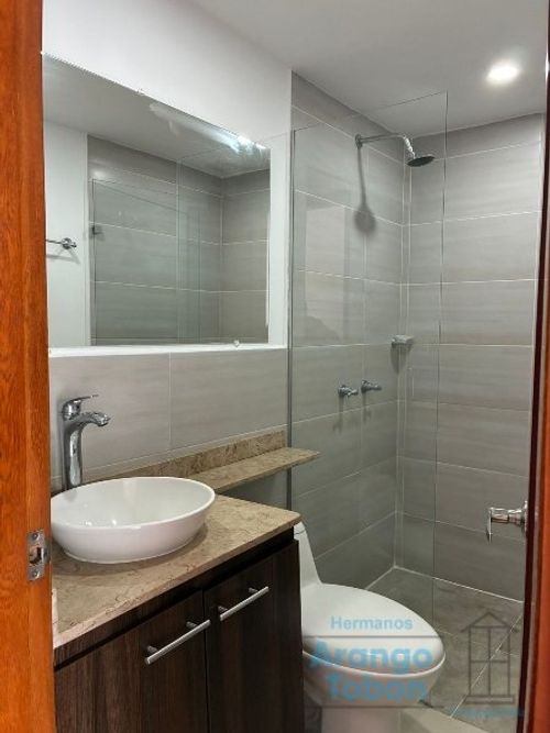 Apartamento de 3 alcobas en venta en Suramericana, Medellín, 142 m² · foto 13 de 13