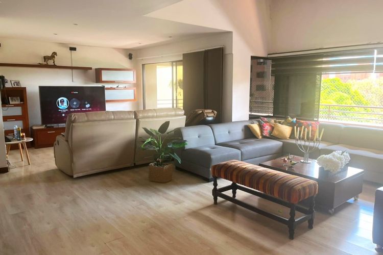 Apartamento de 4 alcobas en venta en La Florida, Medellín, 305 m² · foto 2 de 19