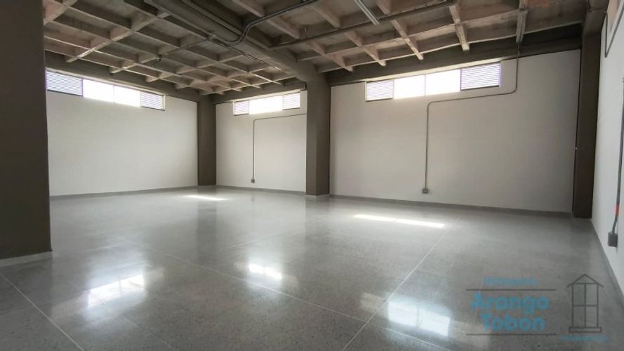 Bodega en arriendo en Belén San Bernardo, Medellín, 200 m² · foto 2 de 19
