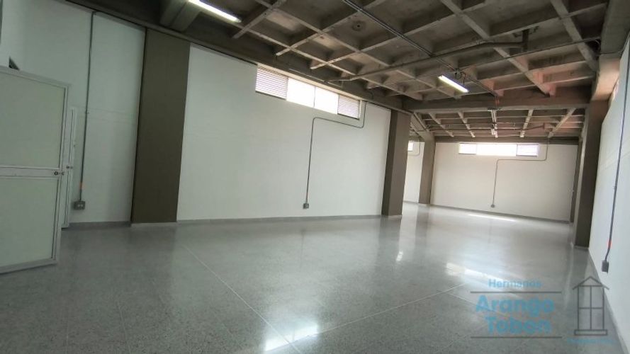 Bodega en arriendo en Belén San Bernardo, Medellín, 200 m² · foto 9 de 19