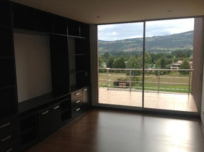 Casa de 5 alcobas en venta en Montana, Sopó, 475 m² · foto 2 de 15