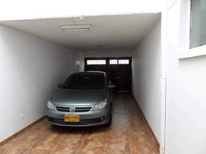 Casa de 4 alcobas en venta en Pontevedra, Bogotá, 296 m² · foto 17 de 23