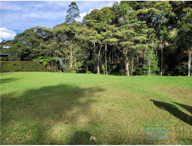 Lote en venta en Pantanillo, El Retiro, 2041 m² · foto 2 de 11