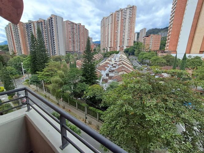 Apartamento de 1 alcoba en arriendo en Loma Del Barro, Sabaneta, 76 m² · foto 2 de 24