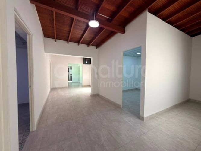 Casa de 10 alcobas en venta en Los Colores, Medellín, 213 m² · foto 4 de 24