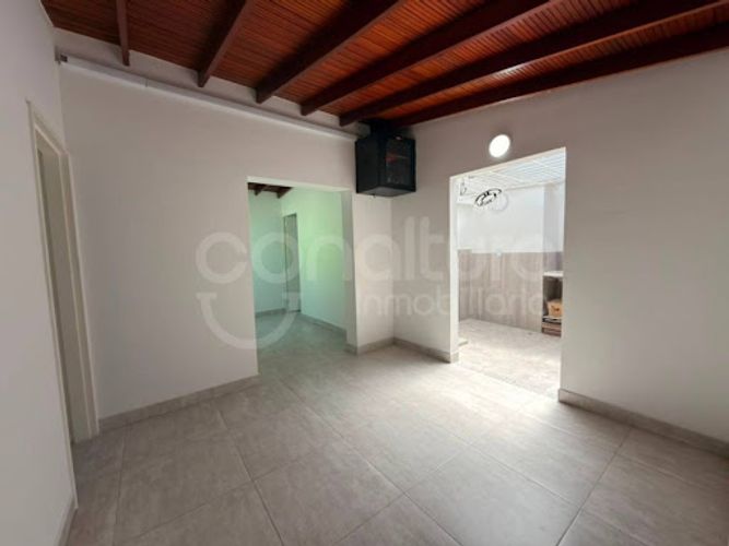 Casa de 10 alcobas en venta en Los Colores, Medellín, 213 m² · foto 5 de 24