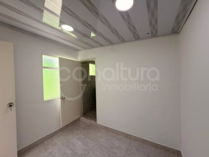 Casa de 10 alcobas en venta en Los Colores, Medellín, 213 m² · foto 8 de 24