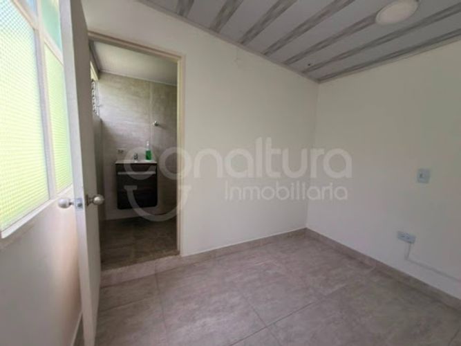 Casa de 10 alcobas en venta en Los Colores, Medellín, 213 m² · foto 16 de 24