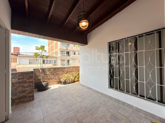 Casa de 10 alcobas en venta en Los Colores, Medellín, 213 m² · foto 23 de 24