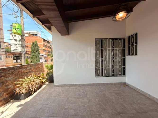Casa de 10 alcobas en venta en Los Colores, Medellín, 213 m² · foto 24 de 24