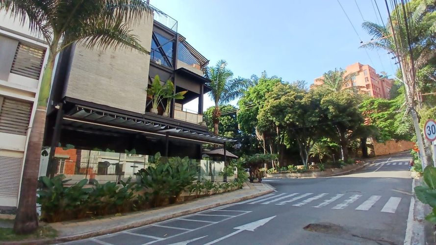 Edificio en venta en Granada, Cali, 987 m² · foto 6 de 14