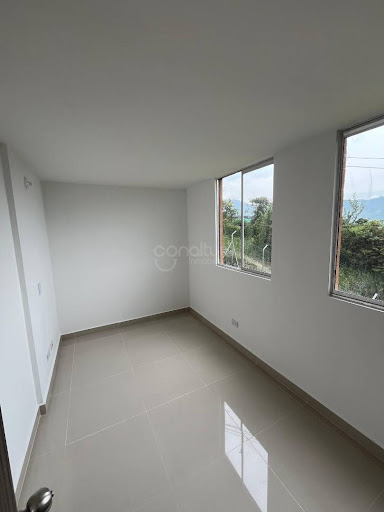 Apartamento en venta en San Antonio De Prado, Medellín · foto 4 de 14
