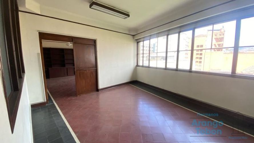 Local en venta en Media Luna, Medellín, 92 m² · foto 4 de 11