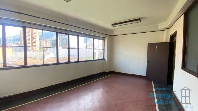 Local en venta en Media Luna, Medellín, 92 m² · foto 7 de 11