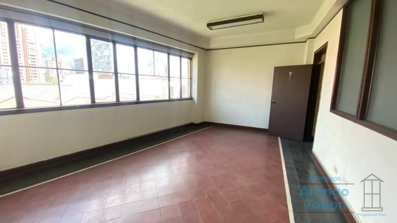 Local en venta en Media Luna, Medellín, 92 m² · foto 10 de 11