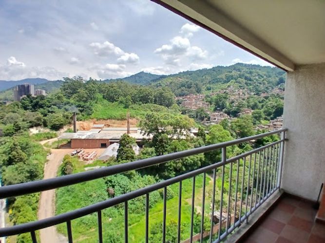 Apartamento en venta en Zona Rural, Itagüí · foto 15 de 16