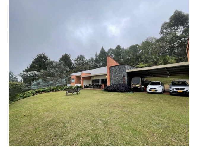 Casa de 4 alcobas en venta en Altos Del Poblado, Medellín, 600 m² · foto 4 de 24