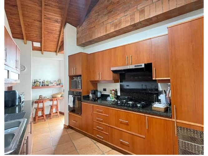 Casa de 4 alcobas en venta en Altos Del Poblado, Medellín, 600 m² · foto 12 de 24