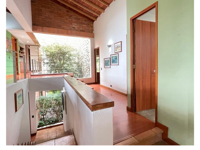 Casa de 4 alcobas en venta en Altos Del Poblado, Medellín, 600 m² · foto 13 de 24