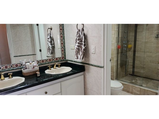 Apartamento de 4 alcobas en arriendo en Chico Norte, Bogotá, 220 m² · foto 12 de 18