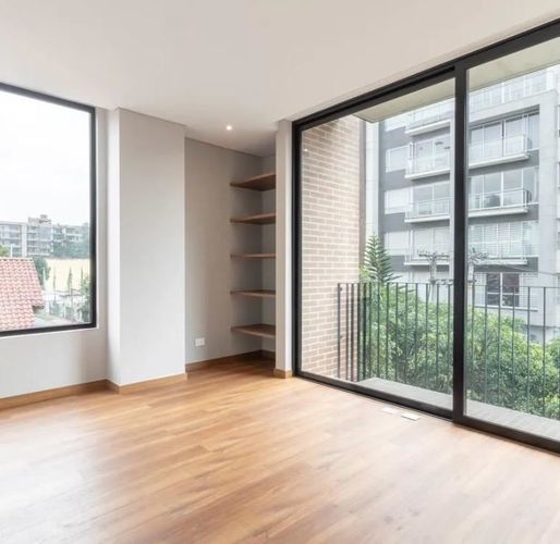 Apartamento de 2 alcobas en venta en Chico Norte, Bogotá, 84 m² · foto 2 de 9