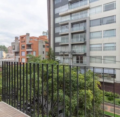Apartamento de 2 alcobas en venta en Chico Norte, Bogotá, 84 m² · foto 3 de 9